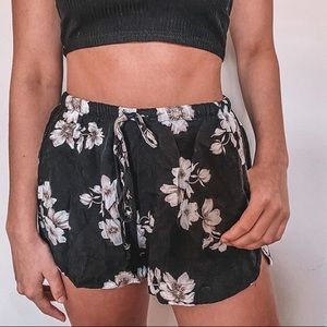 Brandy Melville Flower Shorts 🌸